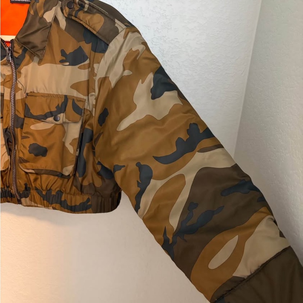 ZARA Cropped Camo Utility Jacket – Orange Lining – Size - Picture 4 of 7